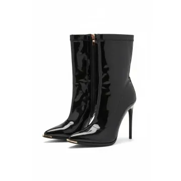Glossy Pointed Toe Boots